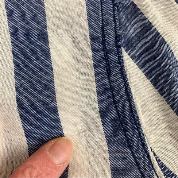 Hollister Cotton Blue Striped Button Up size Medium - Picture 4 of 13